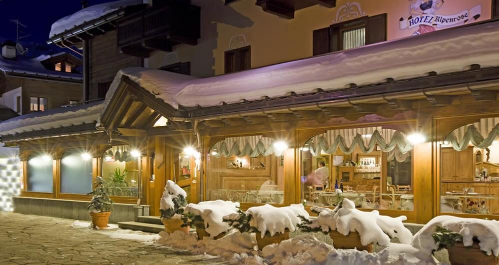 Albergo Alpenrose リヴィーニョ エクステリア 写真