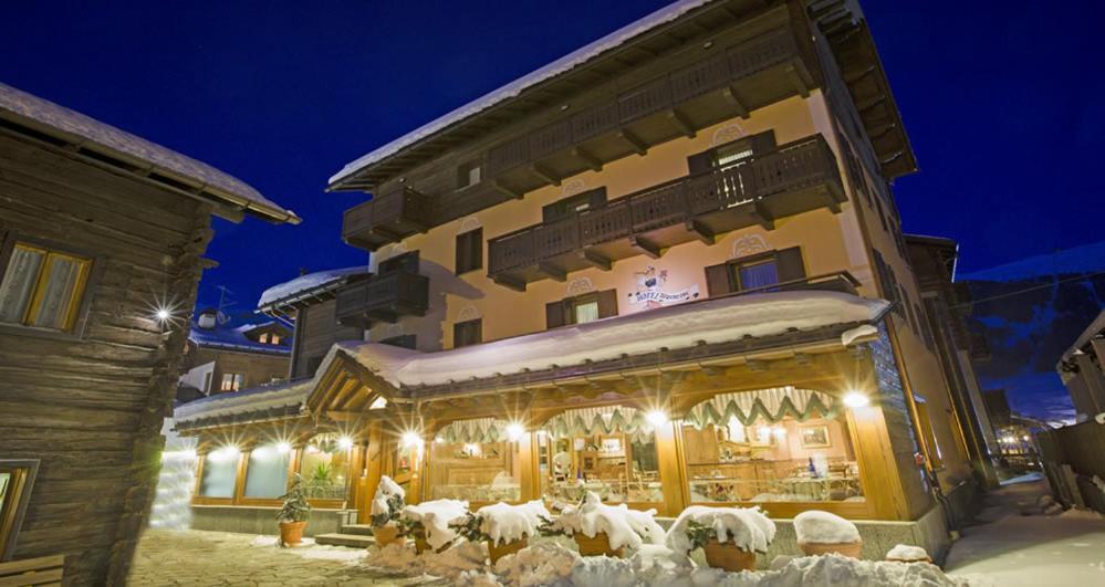 Albergo Alpenrose リヴィーニョ エクステリア 写真